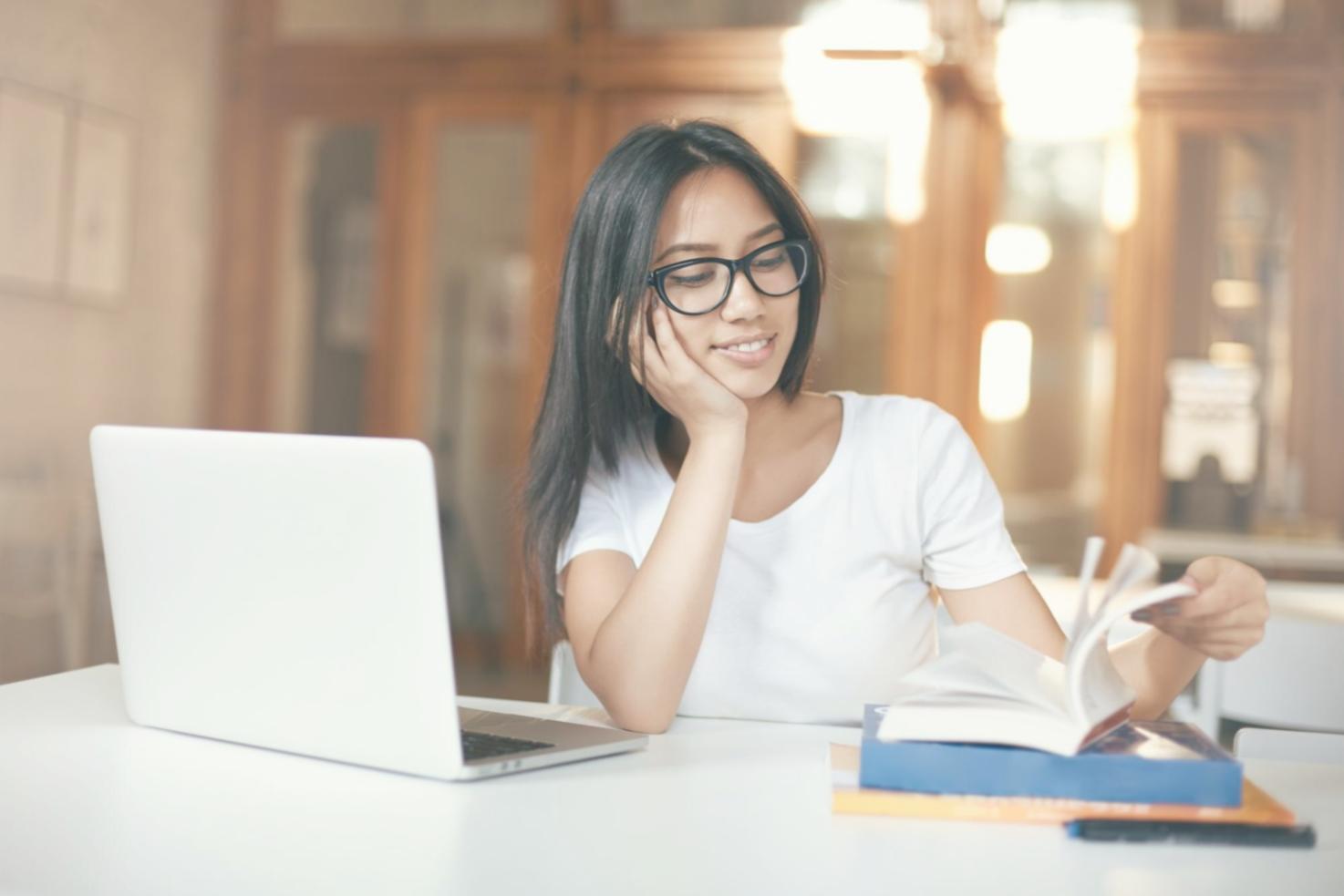 Équipe de travail collaboratif sur la gestion budgétaire